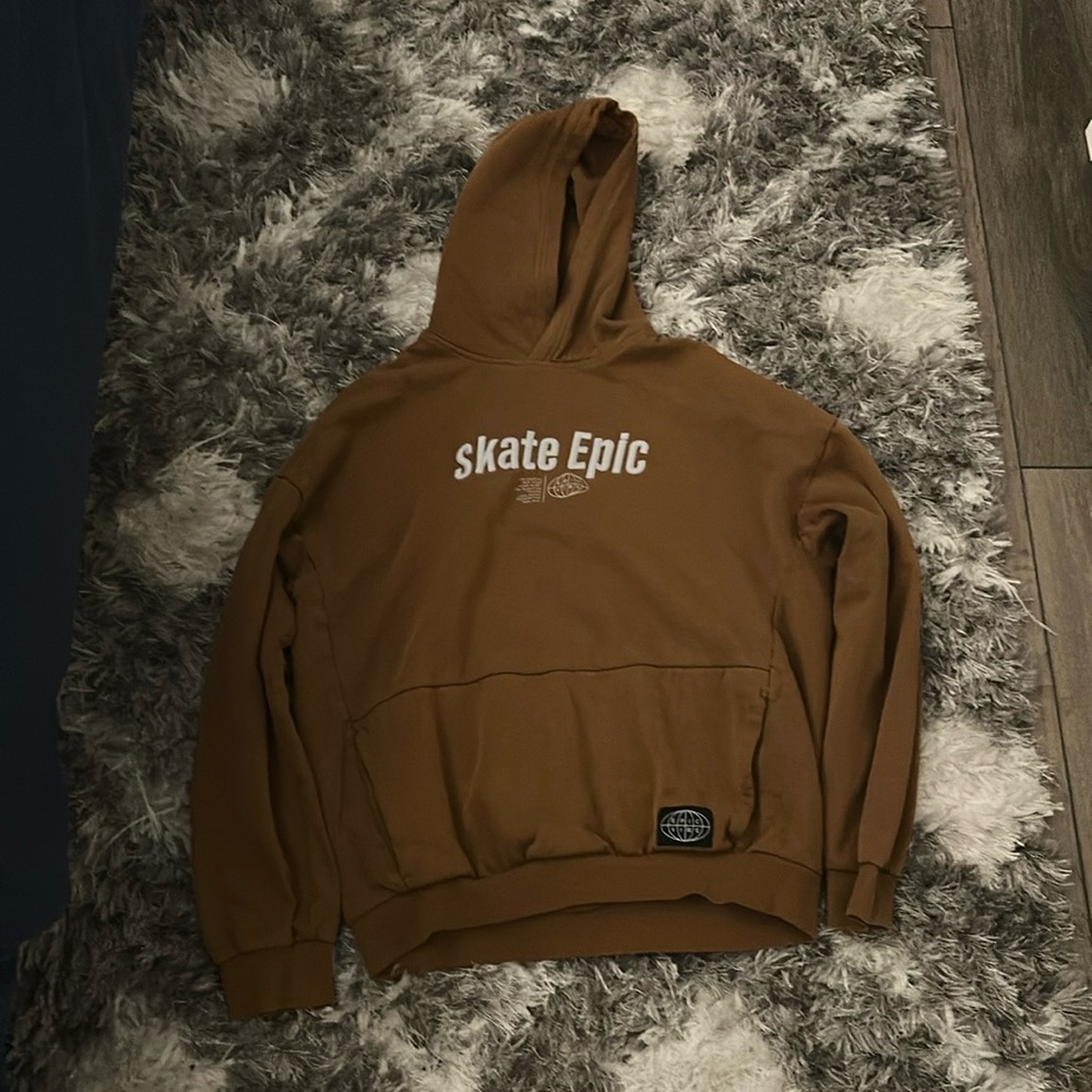 Brown H&M Kids Hoodie
(Worn 1-2 Times But Still In Good Condition)